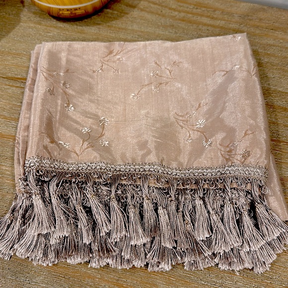 Beacon Looms Valance Neutral Taupe Floral Pattern Window Topper w Tassles - Picture 10 of 11